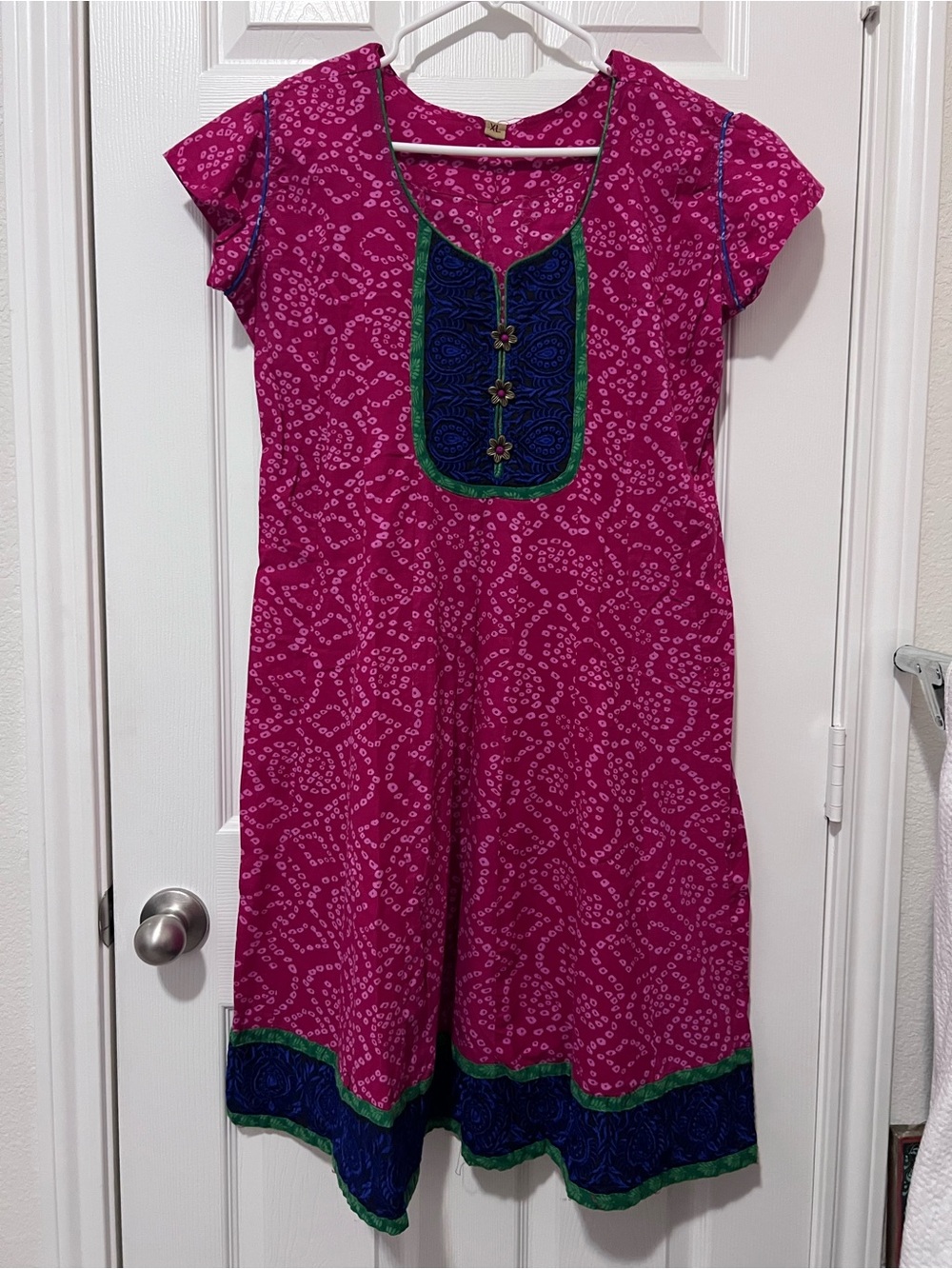 Magenta Short-Sleeve Casual Dress with Navy Embroidered Placket Kurti set